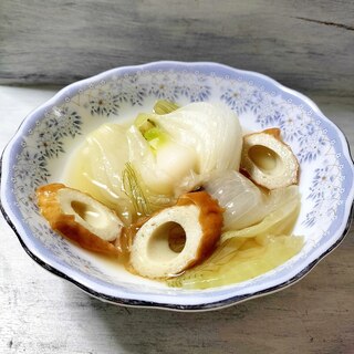 おっきな葉玉葱と竹輪のスープ煮